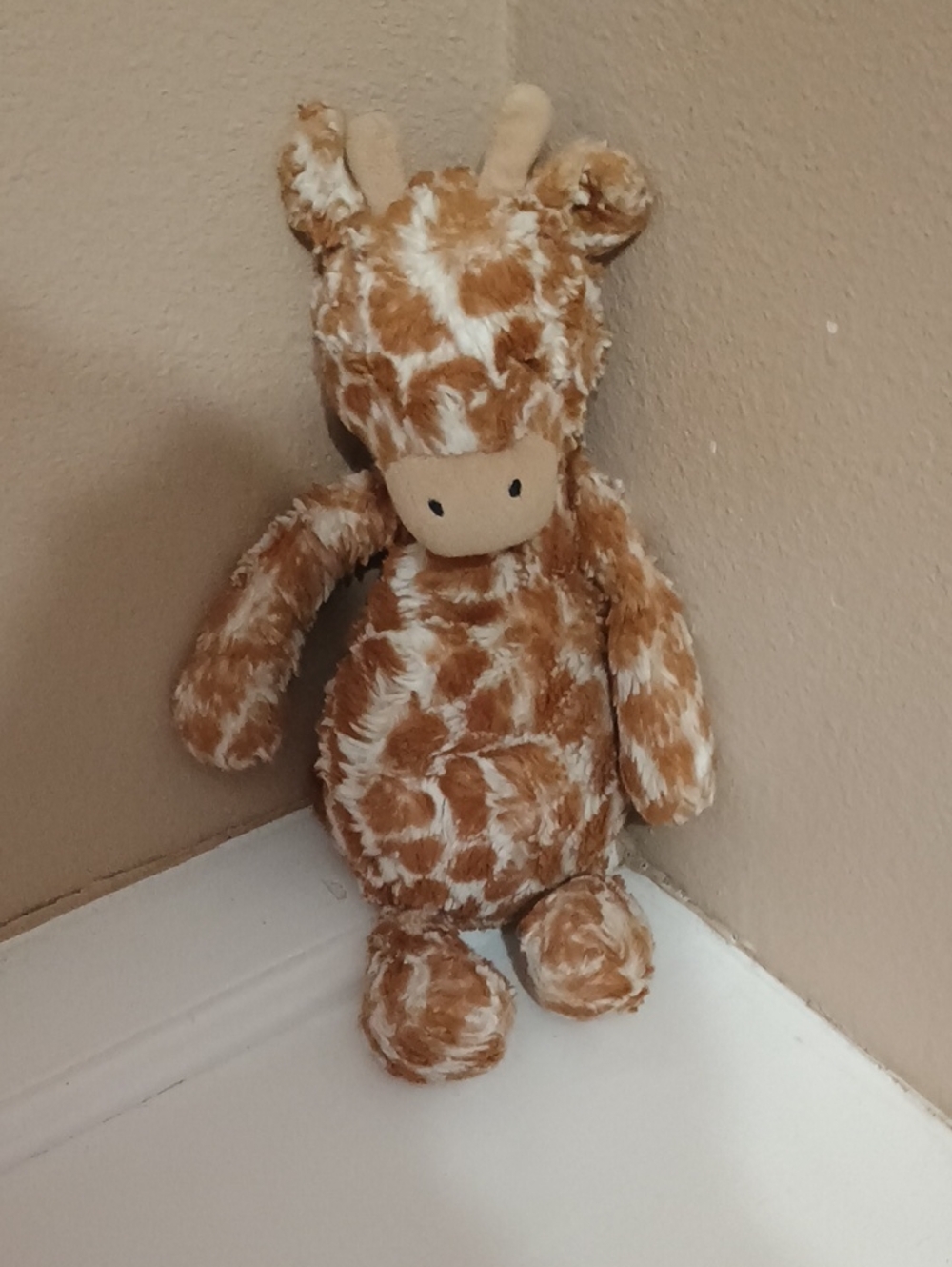 Jellycat Bashful Giraffe plush